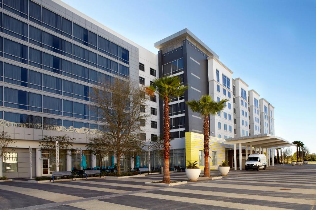 Courtyard by Marriott Orlando Lake Nona Main image 1